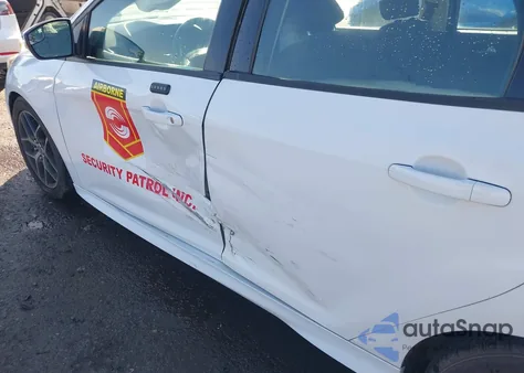 2016 Ford Focus Se z USA, uszkodzony, nr VIN 1FADP3K27GL254736